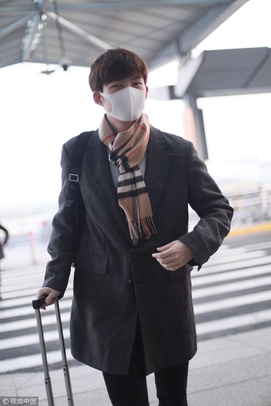 击剑男神董力暖男范十足