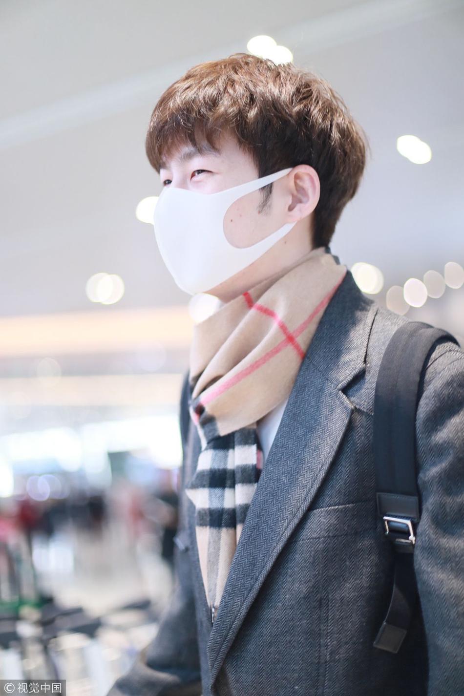 击剑男神董力暖男范十足