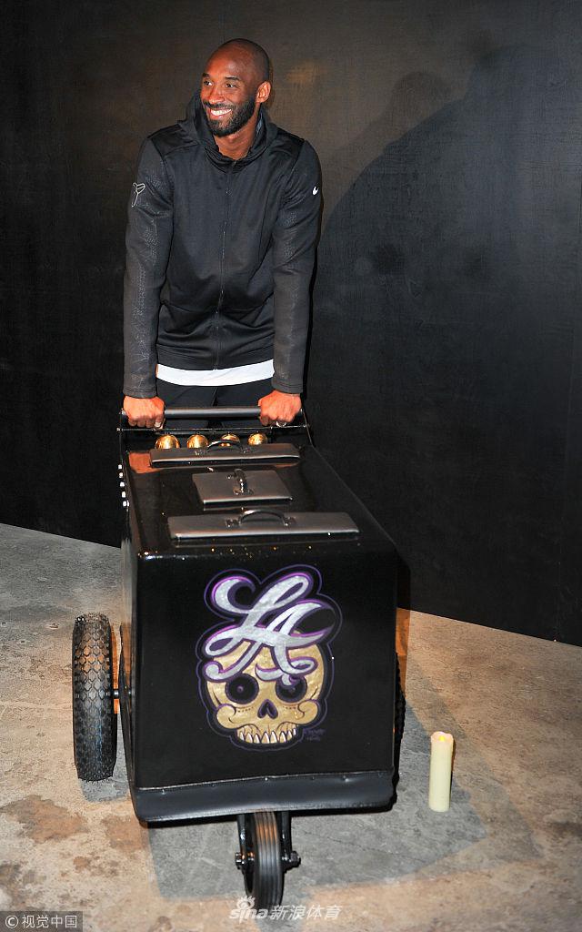 不惑之年！科比40岁商业娱乐双丰收