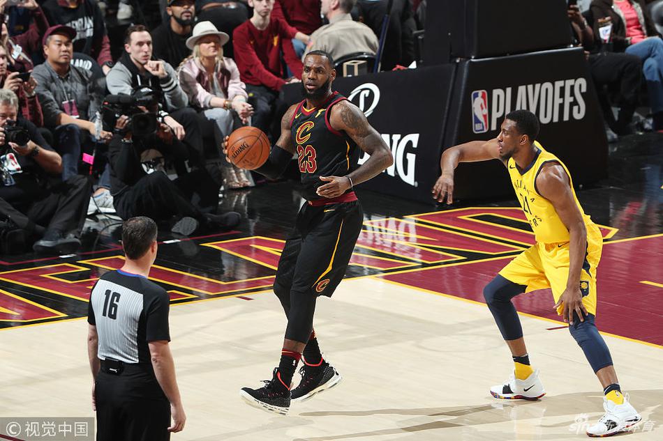 詹姆斯接球单打