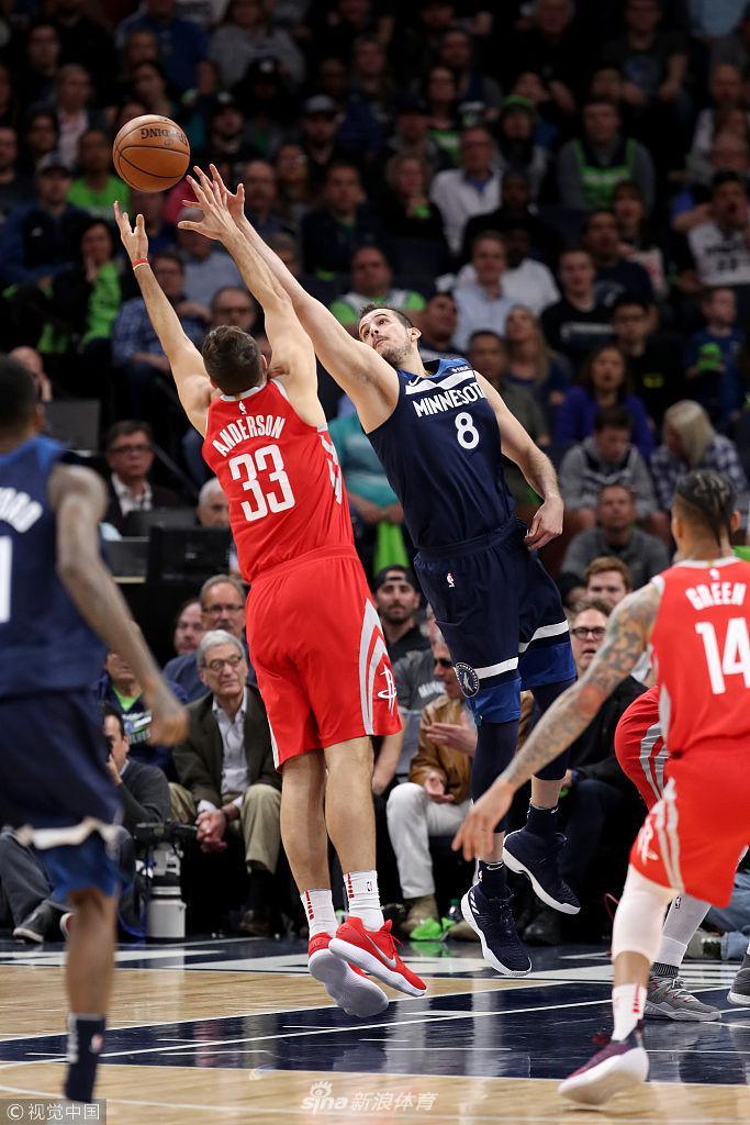 安德森争抢篮板