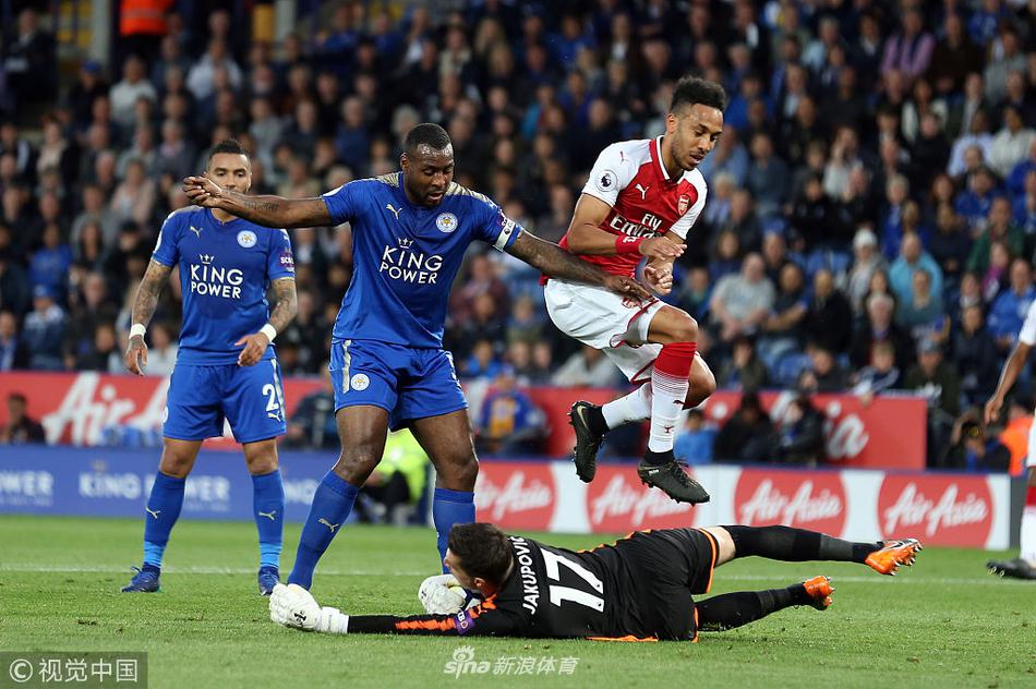 莱斯特门将出击