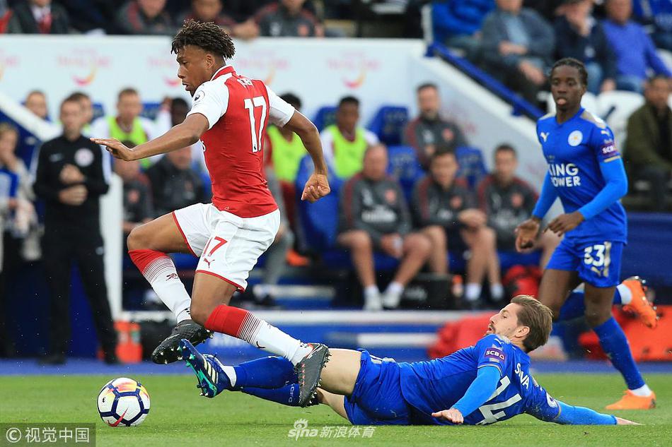 伊沃比摆脱防守