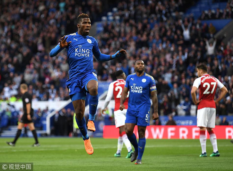 伊赫纳乔庆祝破门