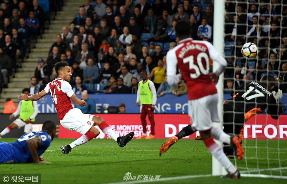 奥巴梅扬破门瞬间