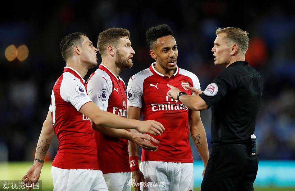 阿森纳众将向裁判讨说法