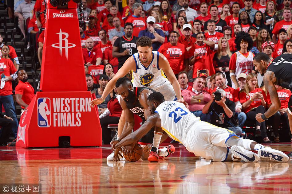 哈登与格林争抢