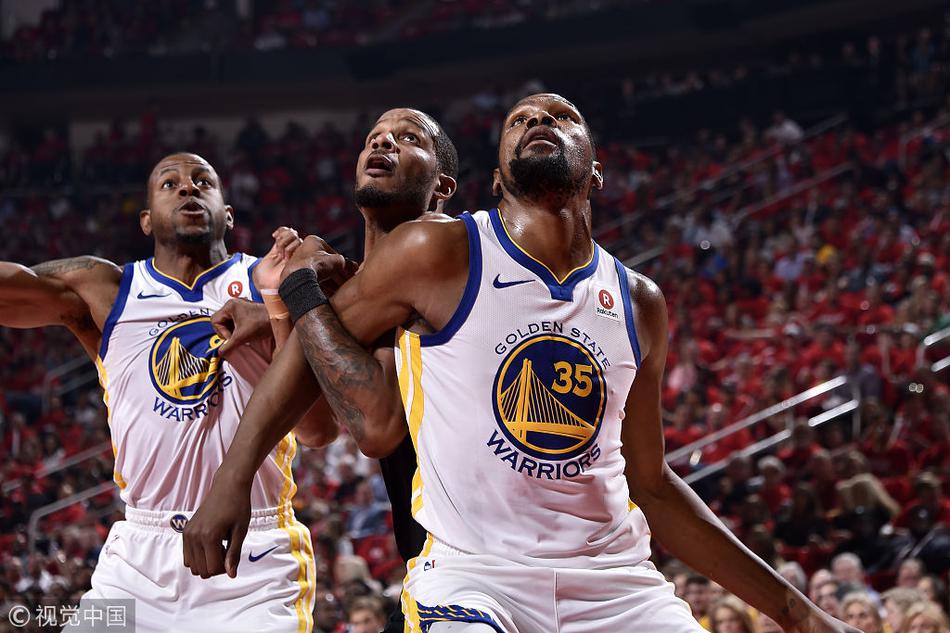 杜兰特篮下卡位