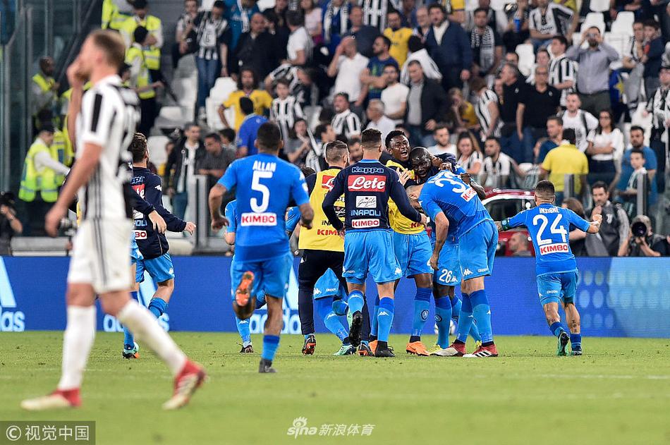 那不勒斯庆祝破门