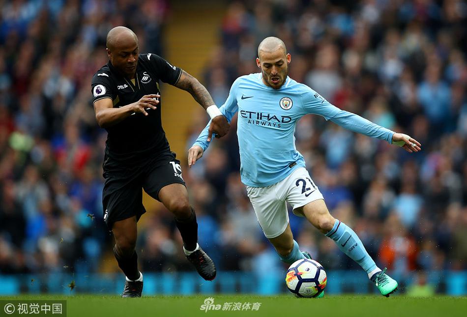 席尔瓦带球突破