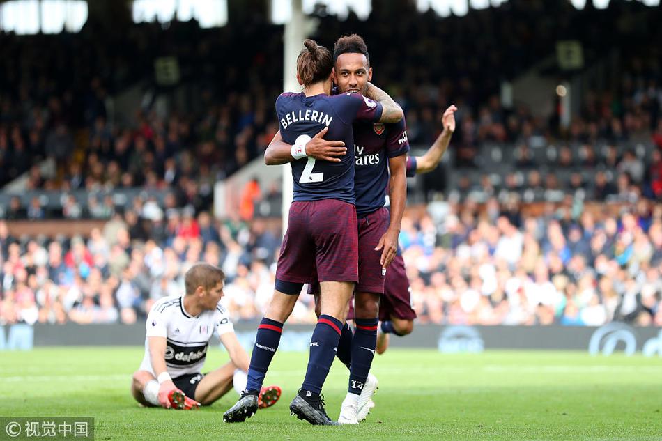 奥巴梅杨贝莱林庆祝