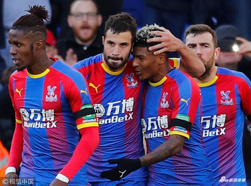水晶宫庆祝进球