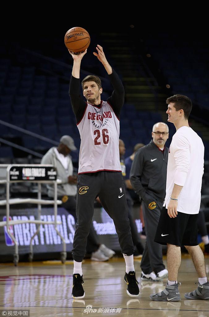 科沃尔三分远投