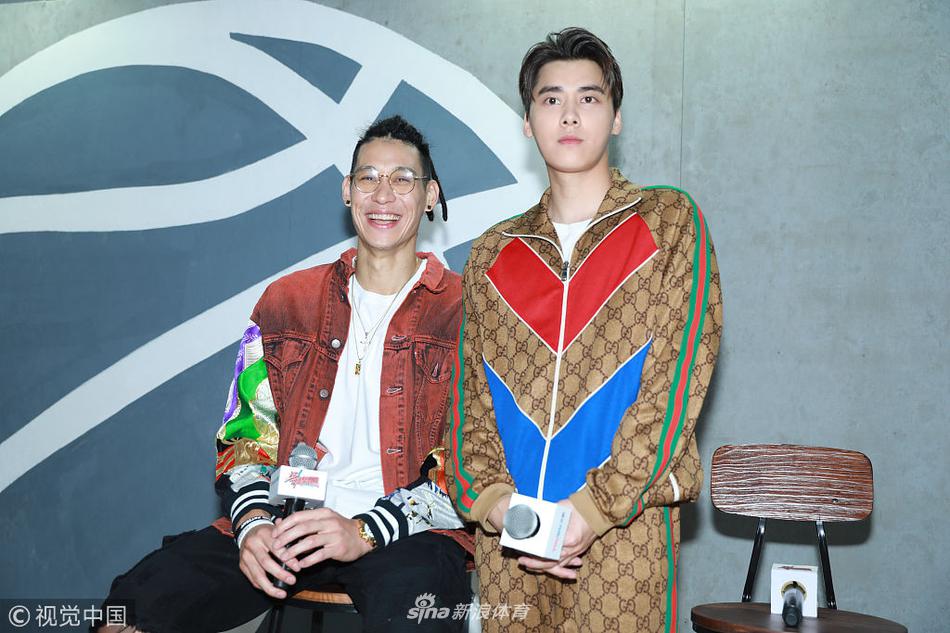 林书豪携手周杰伦李易峰出席综艺节目