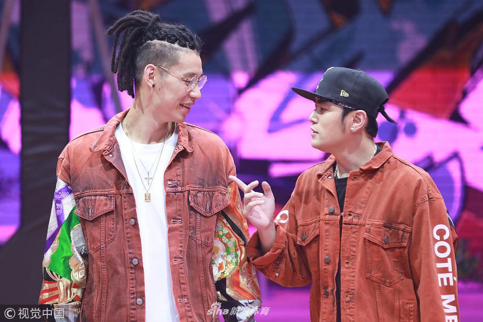 林书豪携手周杰伦李易峰出席综艺节目