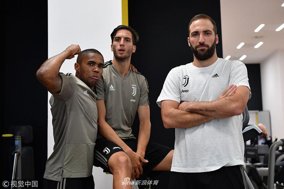 伊瓜因与本坦库尔科斯塔