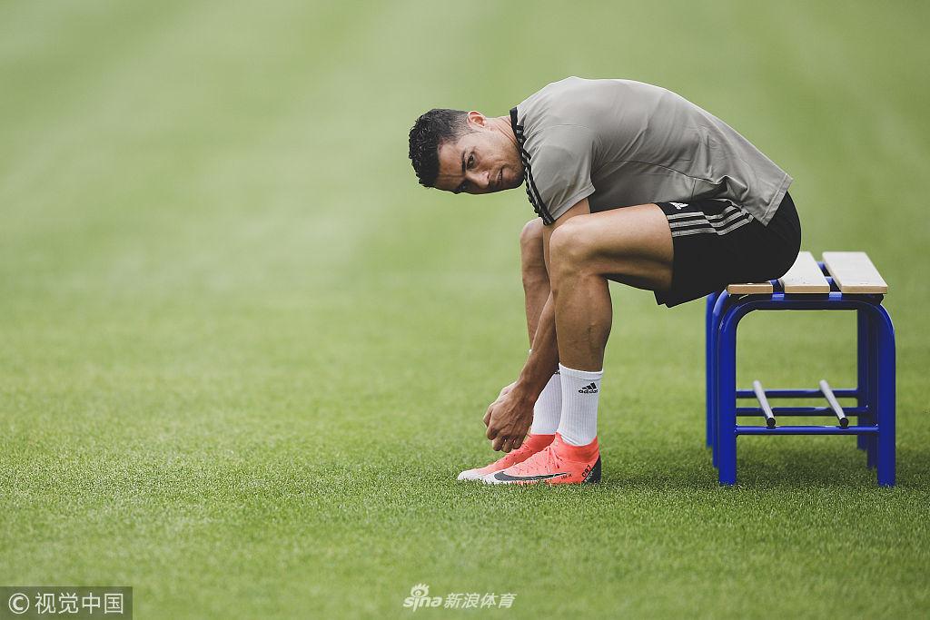 C罗眼神中藏着什么