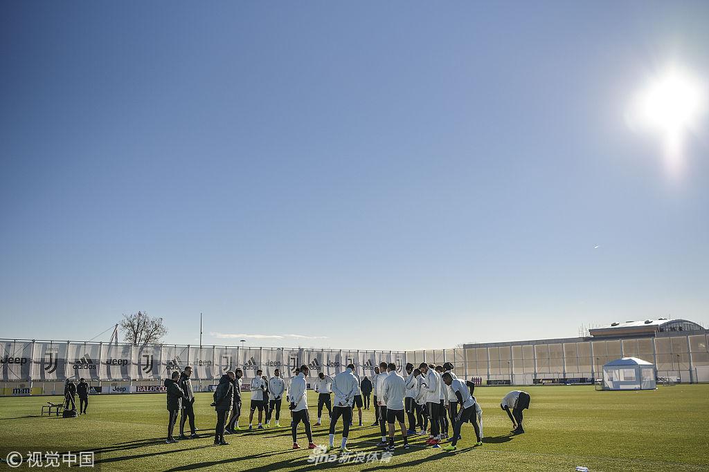 尤文训练备战意大利杯 C罗全力以赴