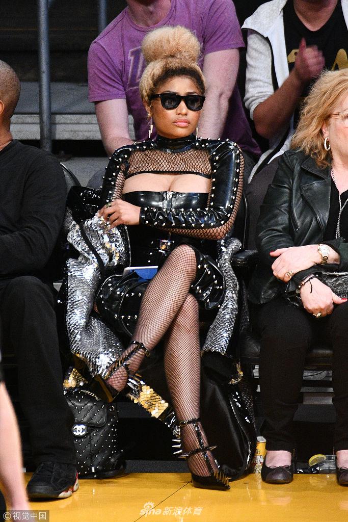 嘻哈歌手Minaj观战湖人战火箭
