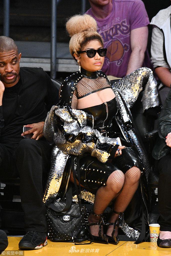嘻哈歌手Minaj观战湖人战火箭