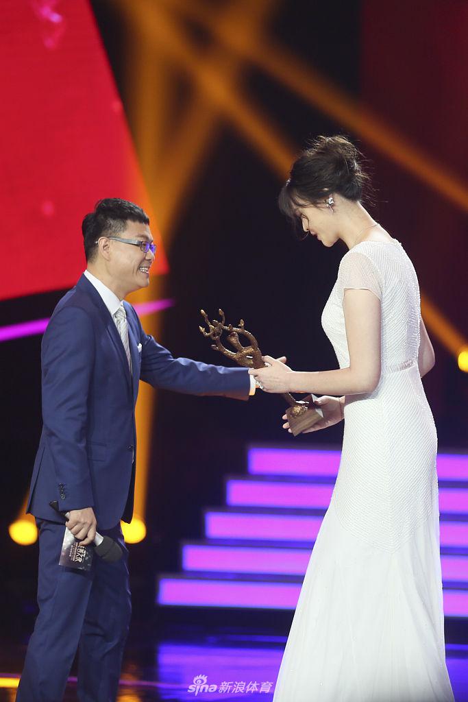 惠若琪当选CCTV年度慈善人物