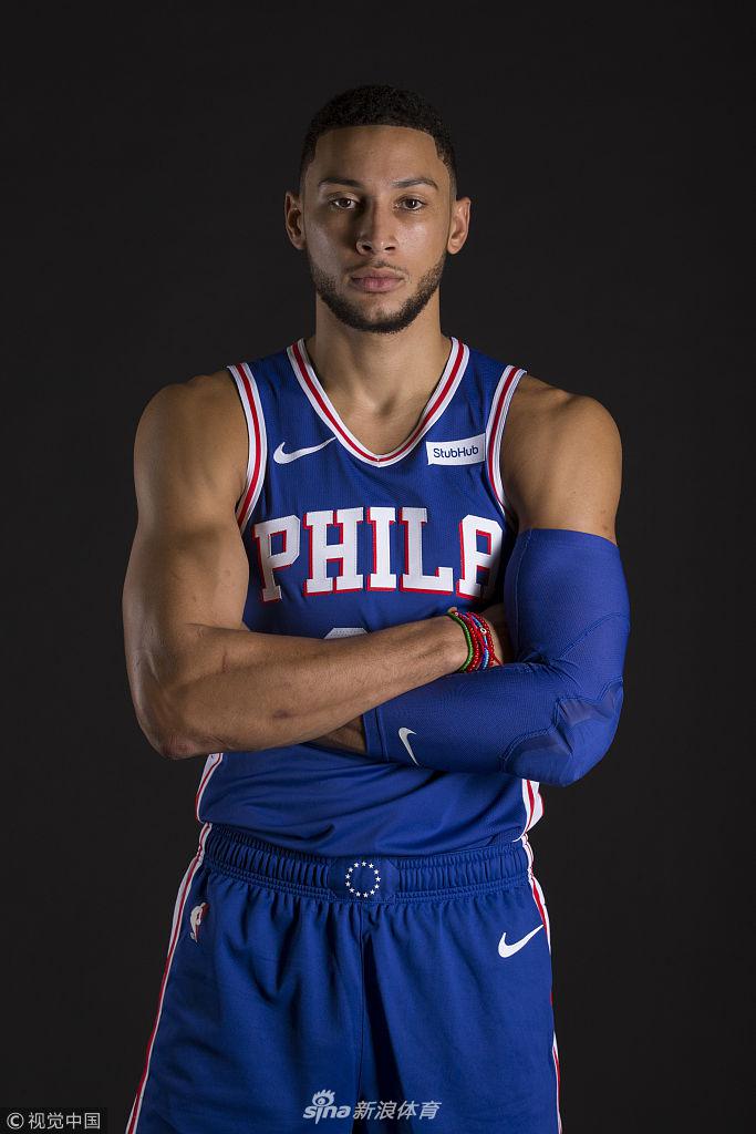 西蒙斯大帝引领费城76人队媒体日