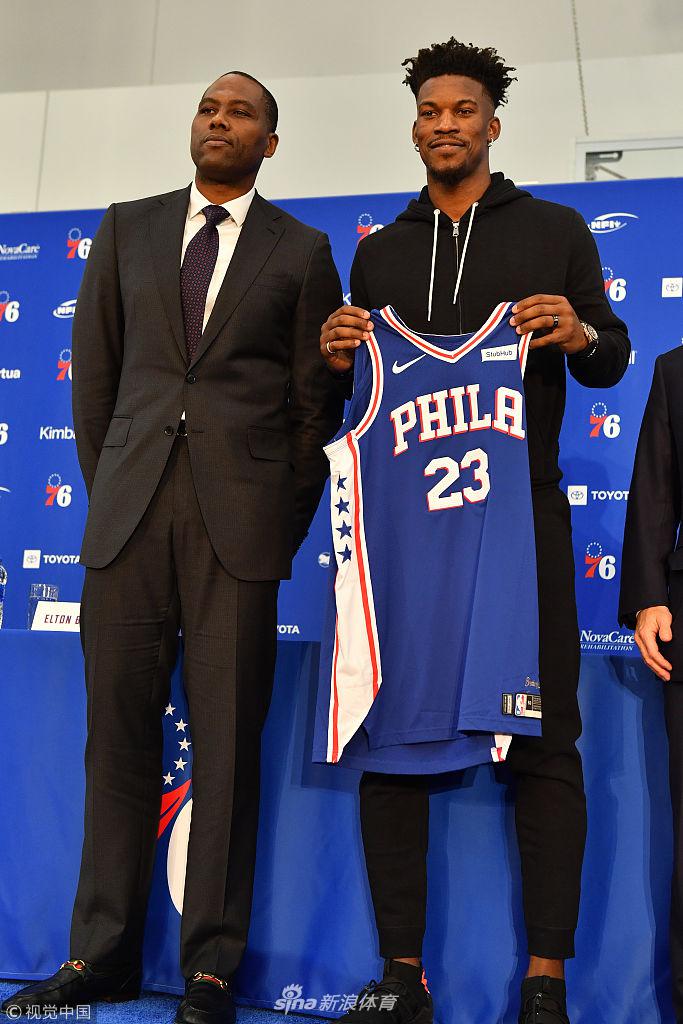 巴特勒正式亮相76人队 身穿23号球衣