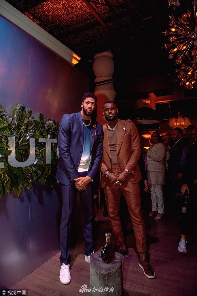 詹姆斯经纪人账下球员聚会 詹皇浓眉合体