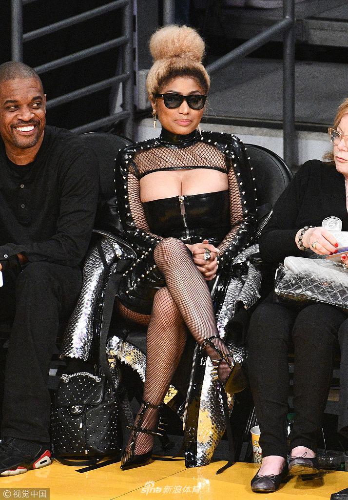 嘻哈歌手Minaj观战湖人战火箭