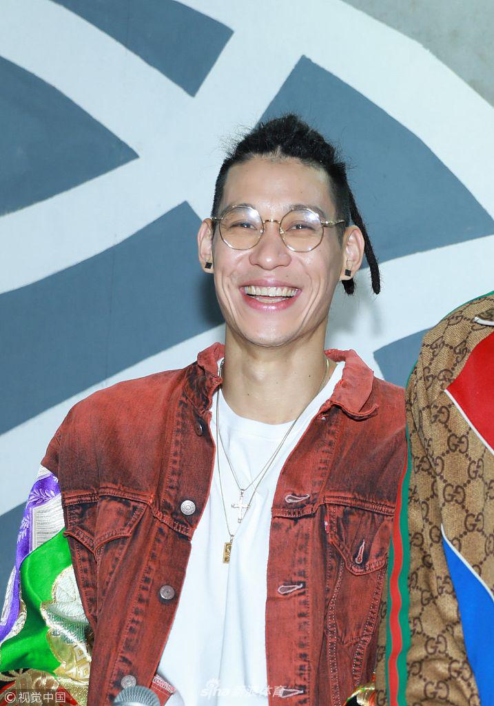 林书豪携手周杰伦李易峰出席综艺节目