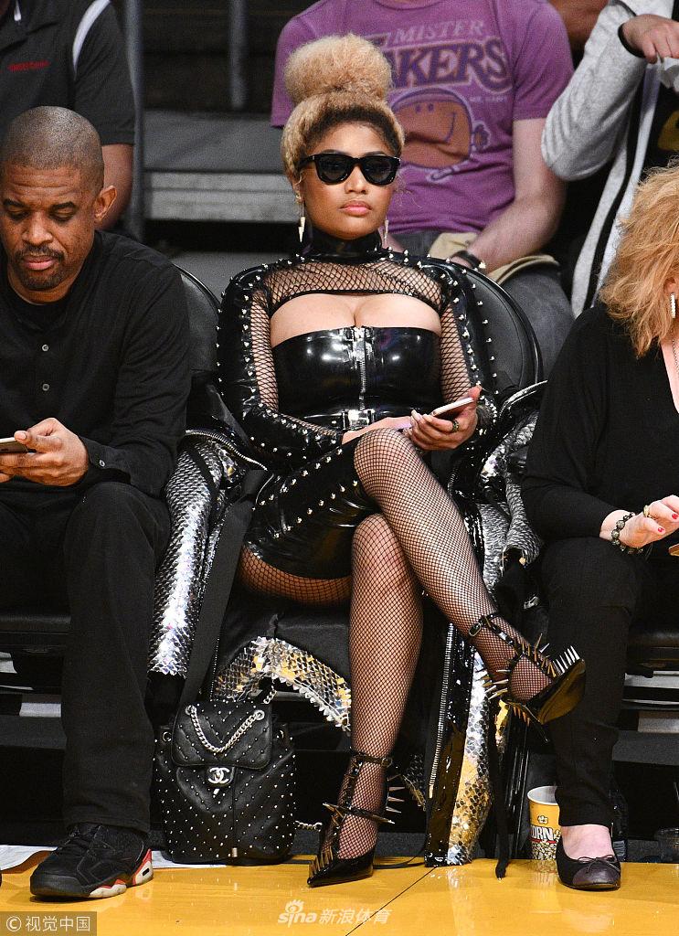 嘻哈歌手Minaj观战湖人战火箭