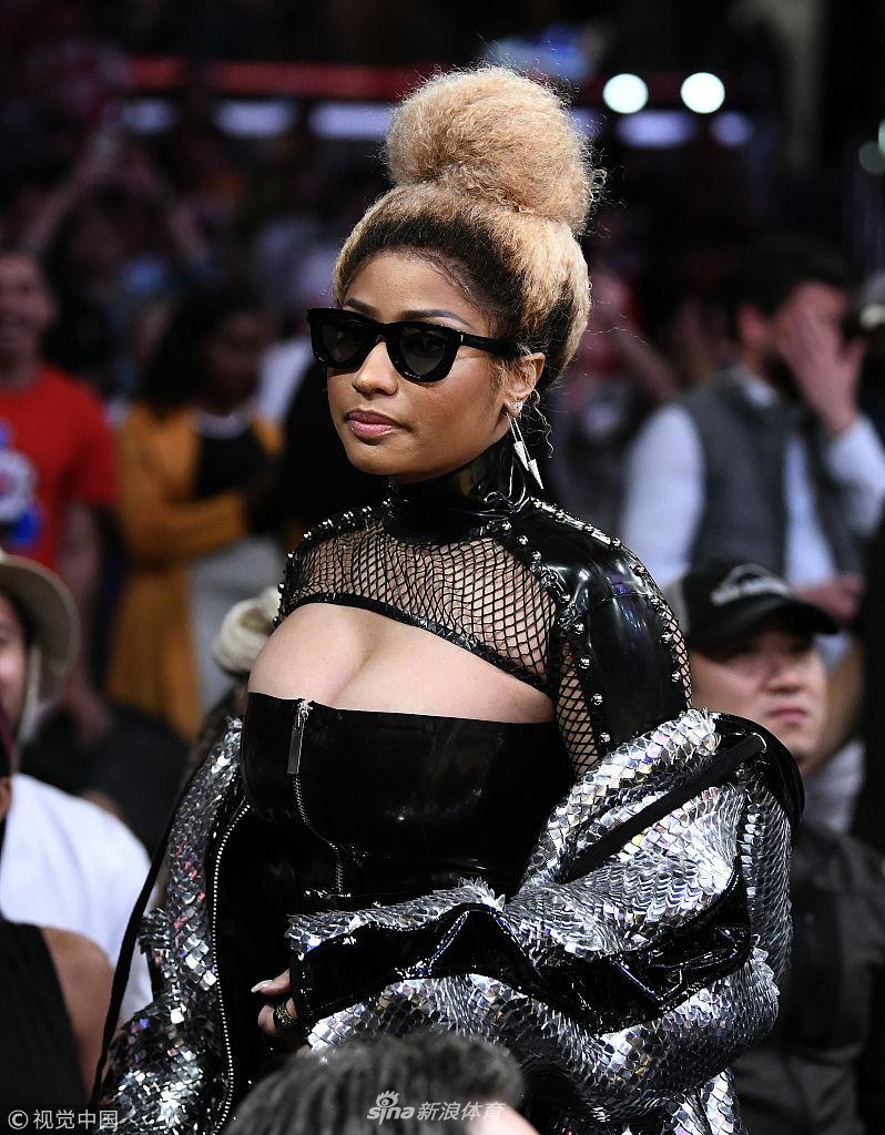 嘻哈歌手Minaj观战湖人战火箭