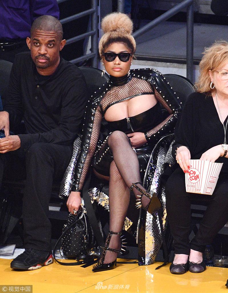 嘻哈歌手Minaj观战湖人战火箭