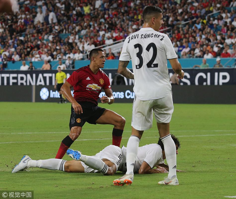 桑切斯打入首球