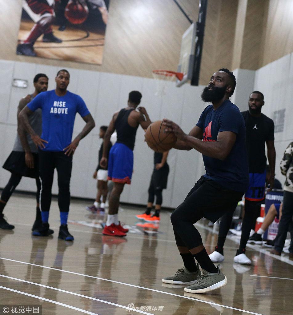 安东尼观察哈登投篮