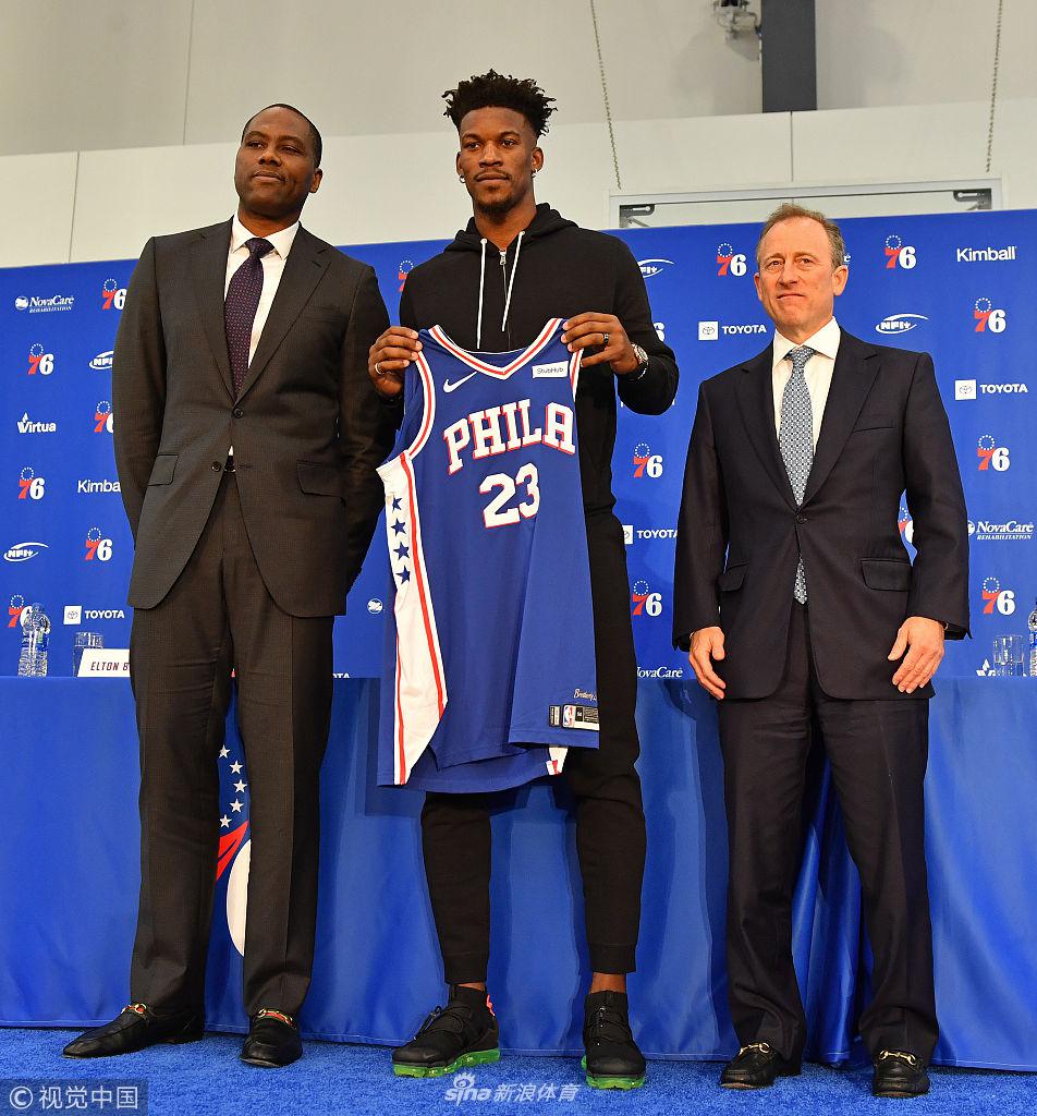 巴特勒正式亮相76人队 身穿23号球衣