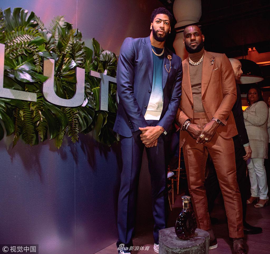 詹姆斯经纪人账下球员聚会 詹皇浓眉合体