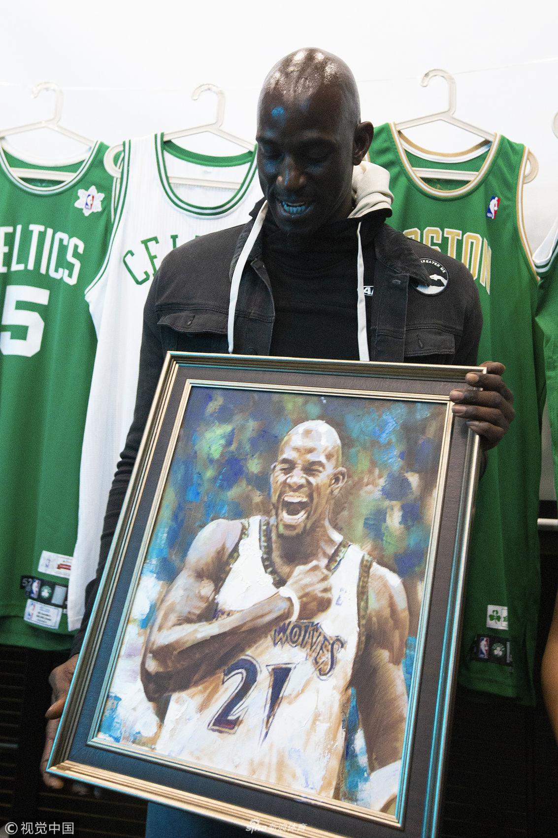 加内特现身上海 狼王球迷齐欢聚