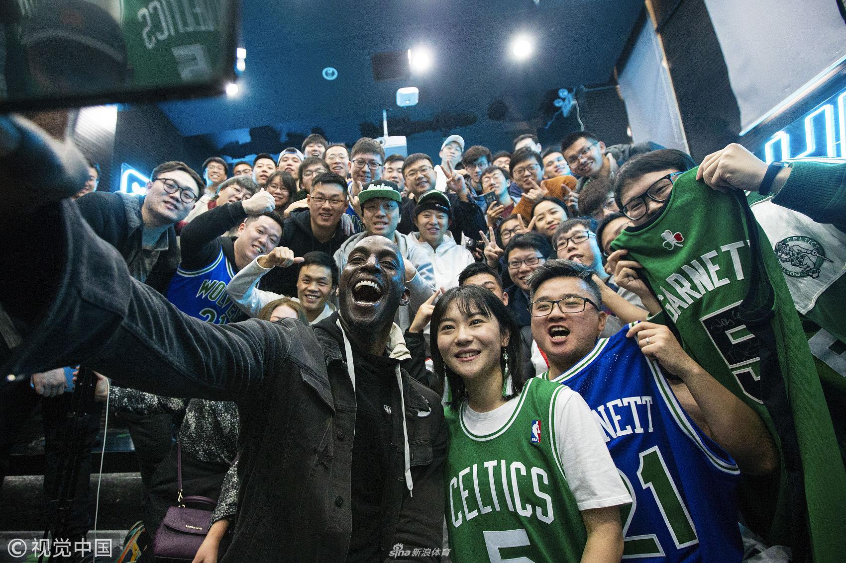 加内特现身上海 狼王球迷齐欢聚