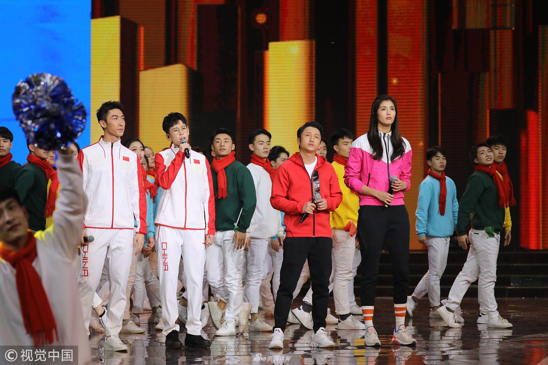 武大靖邹市明等亮相元旦晚会彩排