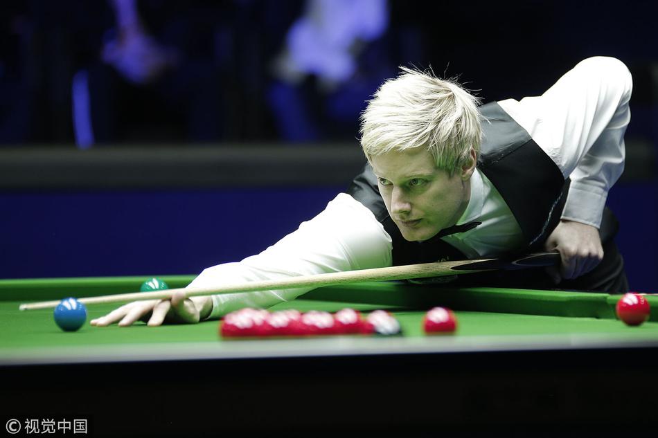 斯诺克中国赛半决赛：卢卡-布雷塞尔Vs尼尔-罗伯逊