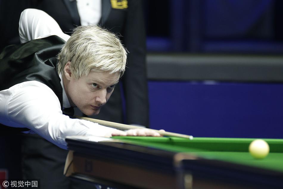 斯诺克中国赛半决赛：卢卡-布雷塞尔Vs尼尔-罗伯逊