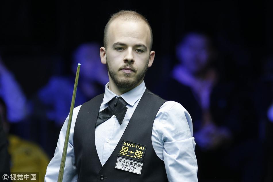 斯诺克中国赛半决赛：卢卡-布雷塞尔Vs尼尔-罗伯逊