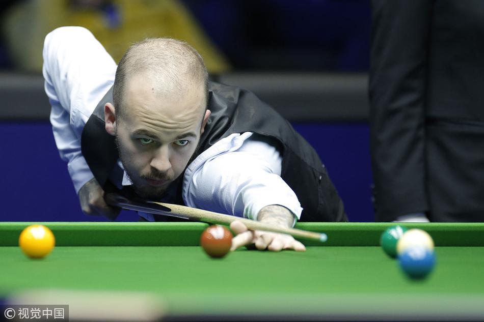 斯诺克中国赛半决赛：卢卡-布雷塞尔Vs尼尔-罗伯逊