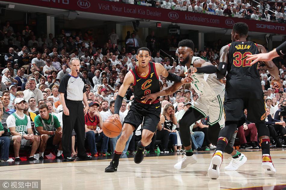 克拉克森持球突破