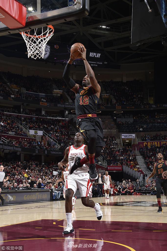 努瓦巴快攻上篮