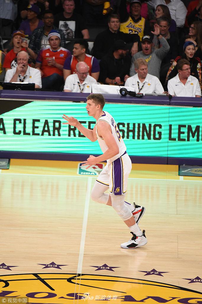 瓦格纳庆祝三分