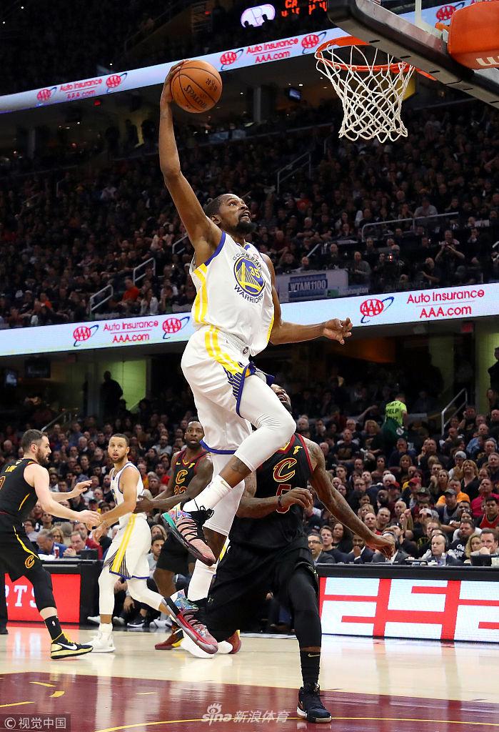 杜兰特快攻扣篮