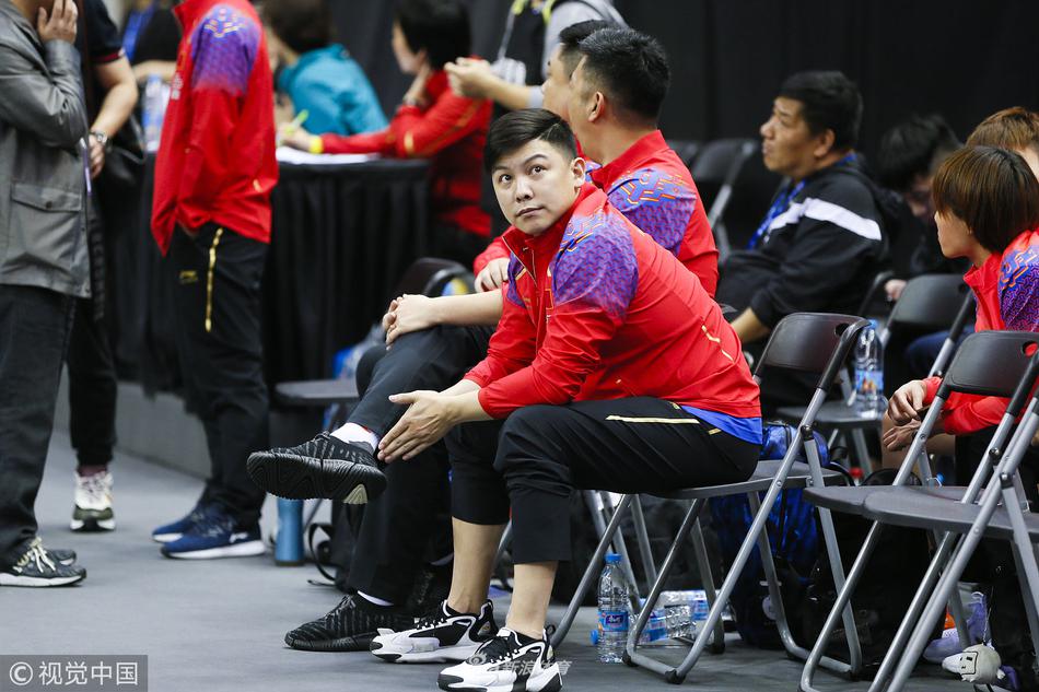 直通赛李晓霞任解说嘉宾刘国梁观战