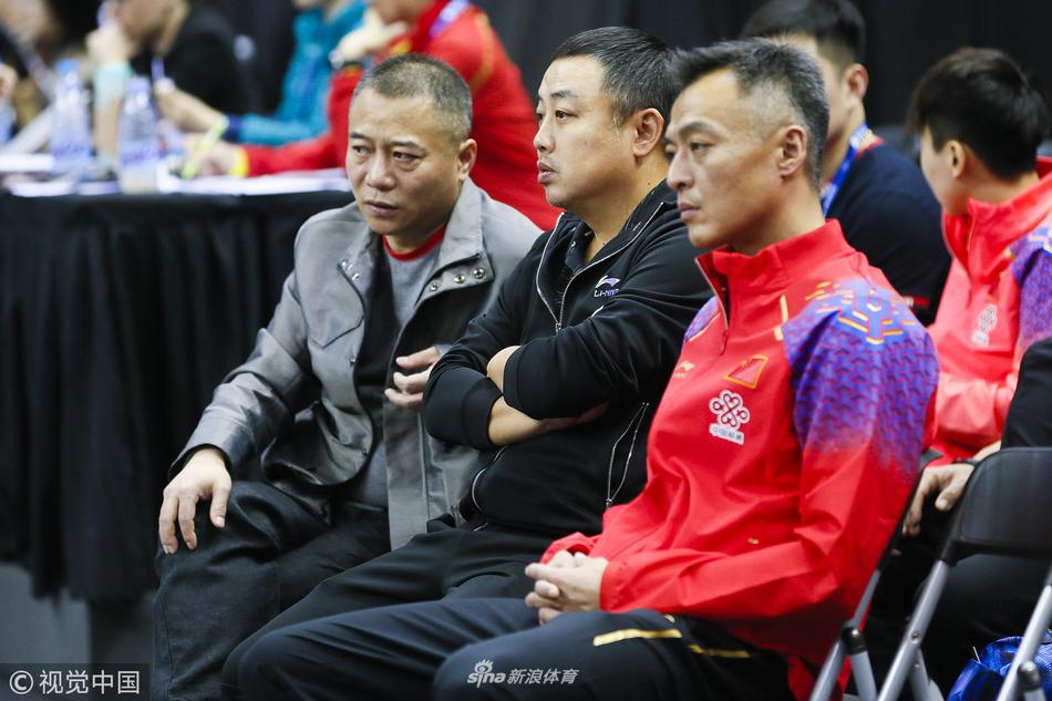 直通赛李晓霞任解说嘉宾刘国梁观战